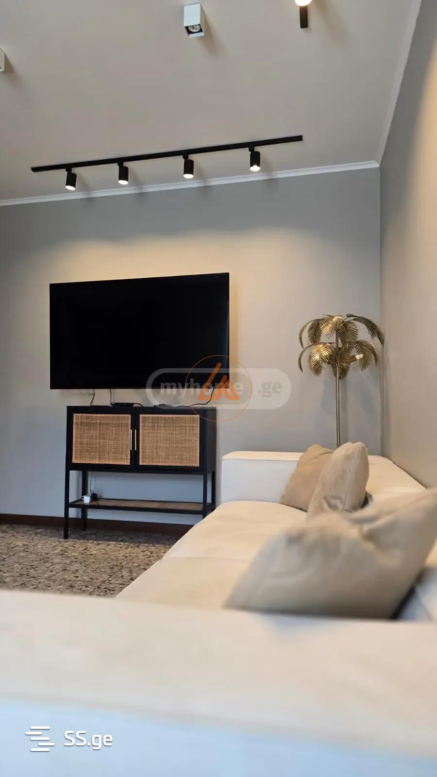 იყიდება 3 ოთახიანი ბინა აბანოთუბანში - სურათი #1